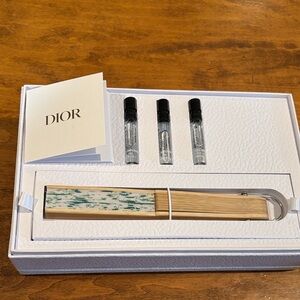 Dior White Presentation Fragrance Set with Natural Wood Fan New in box